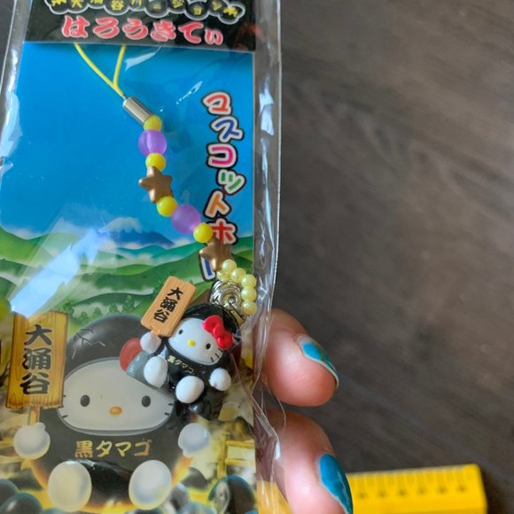 2003 HELLO KITTY BLACK TAMAGO 'BLACK EGG' CELL STRAP - Picture 4 of 8